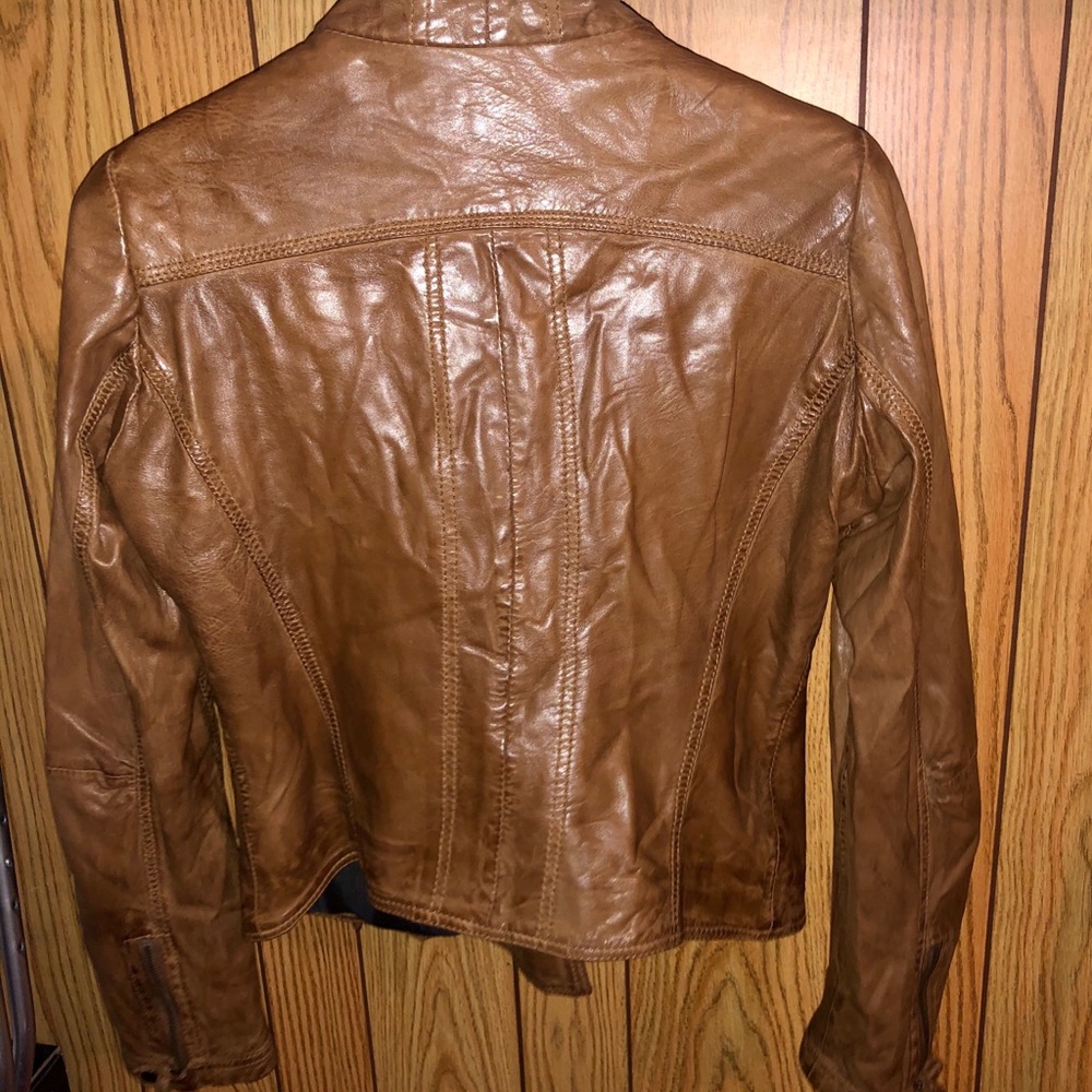 Leather jacket - Picture 2 of 3